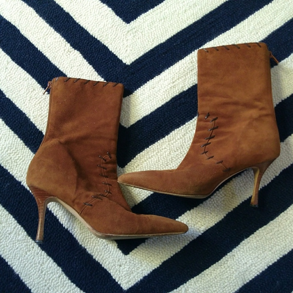 Vintage Manolo Blahnik Suede Heeled Short Boot 40